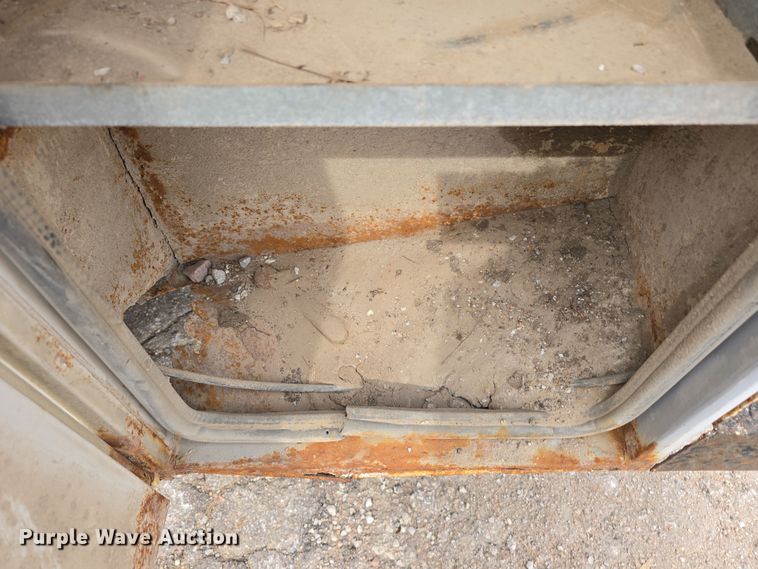 image for item DW3176 2000 Chevrolet C2500 Ext. Cab utility bed pickup truck