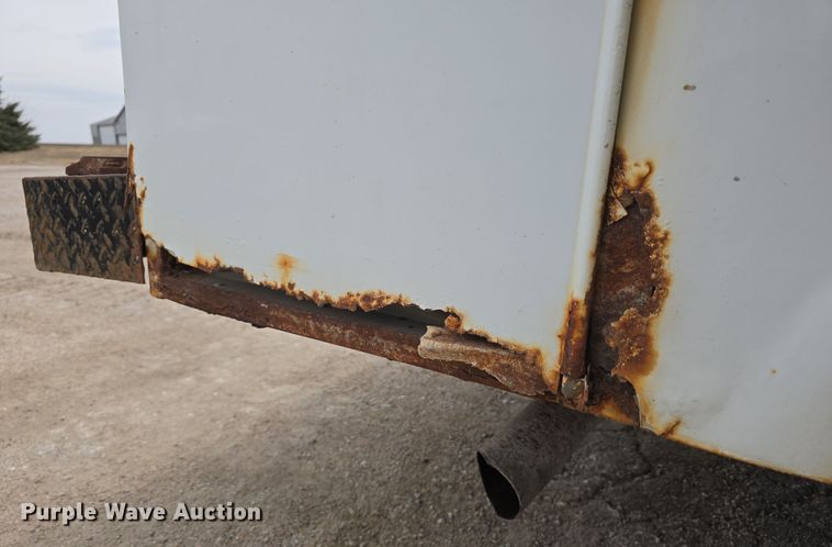 image for item DW3176 2000 Chevrolet C2500 Ext. Cab utility bed pickup truck