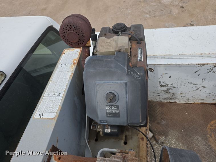 image for item DW3176 2000 Chevrolet C2500 Ext. Cab utility bed pickup truck