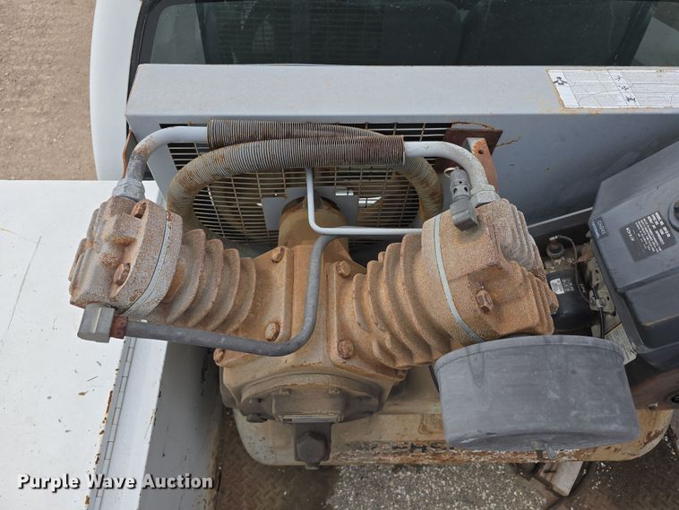 image for item DW3176 2000 Chevrolet C2500 Ext. Cab utility bed pickup truck