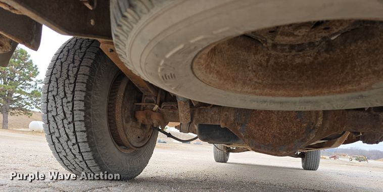 image for item DW3176 2000 Chevrolet C2500 Ext. Cab utility bed pickup truck