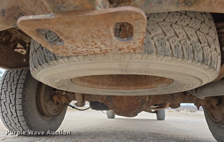 image for item DW3176 2000 Chevrolet C2500 Ext. Cab utility bed pickup truck