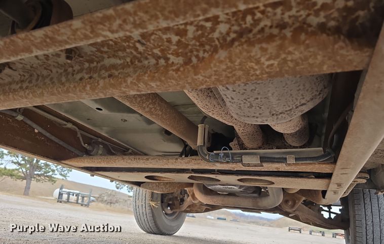 image for item DW3176 2000 Chevrolet C2500 Ext. Cab utility bed pickup truck