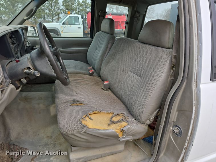 image for item DW3176 2000 Chevrolet C2500 Ext. Cab utility bed pickup truck