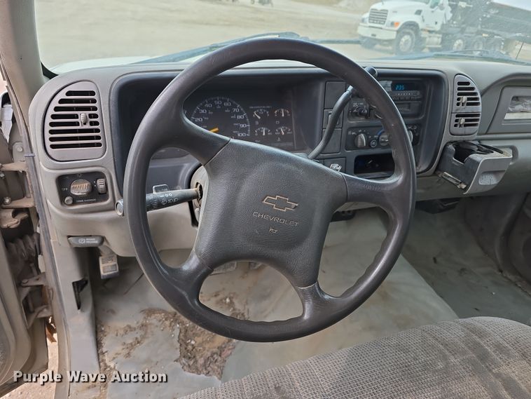 image for item DW3176 2000 Chevrolet C2500 Ext. Cab utility bed pickup truck