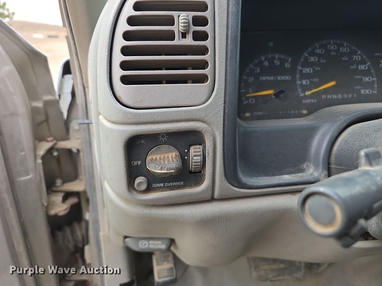 image for item DW3176 2000 Chevrolet C2500 Ext. Cab utility bed pickup truck