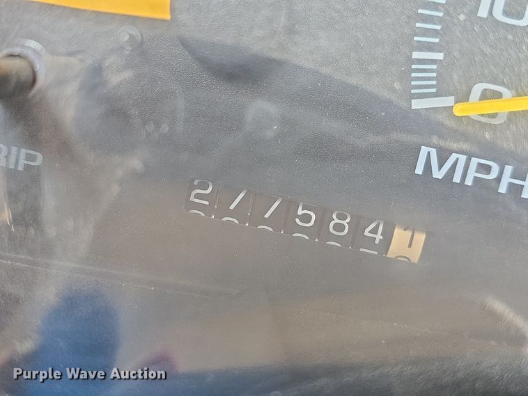 image for item DW3176 2000 Chevrolet C2500 Ext. Cab utility bed pickup truck