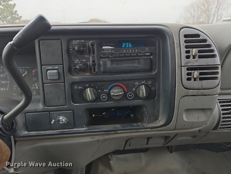 image for item DW3176 2000 Chevrolet C2500 Ext. Cab utility bed pickup truck