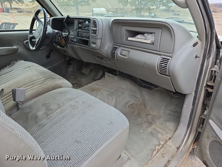 image for item DW3176 2000 Chevrolet C2500 Ext. Cab utility bed pickup truck