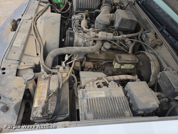 image for item DW3176 2000 Chevrolet C2500 Ext. Cab utility bed pickup truck