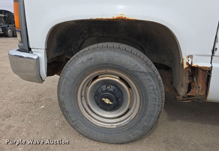 image for item DW3176 2000 Chevrolet C2500 Ext. Cab utility bed pickup truck