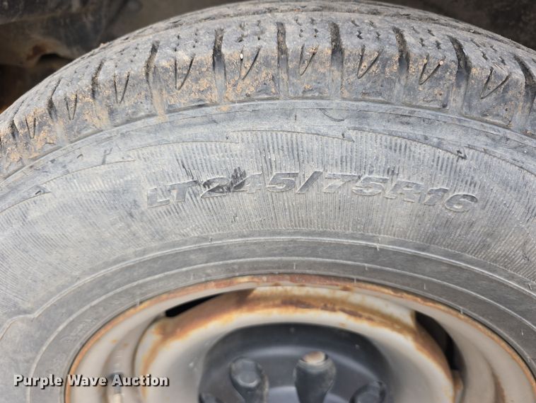 image for item DW3176 2000 Chevrolet C2500 Ext. Cab utility bed pickup truck