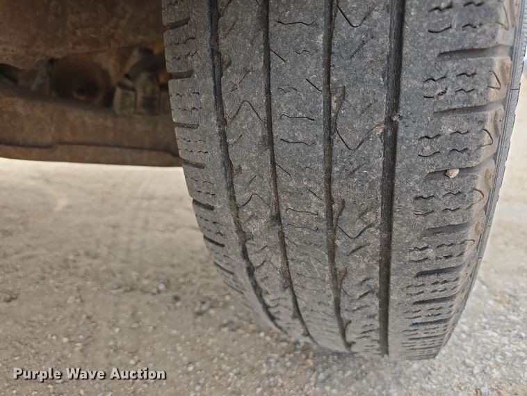 image for item DW3176 2000 Chevrolet C2500 Ext. Cab utility bed pickup truck