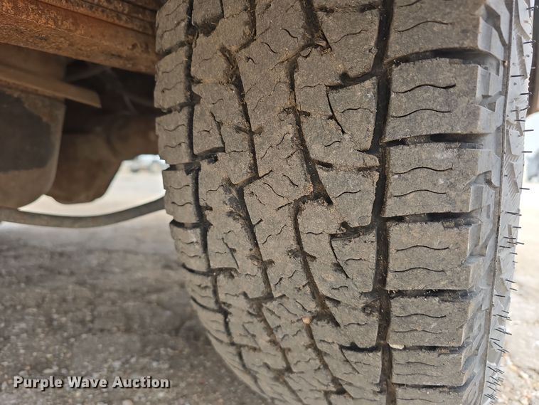 image for item DW3176 2000 Chevrolet C2500 Ext. Cab utility bed pickup truck