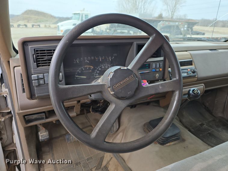 image for item DW3177 1994 Chevrolet Cheyenne C3500 dump flatbed pickup truck