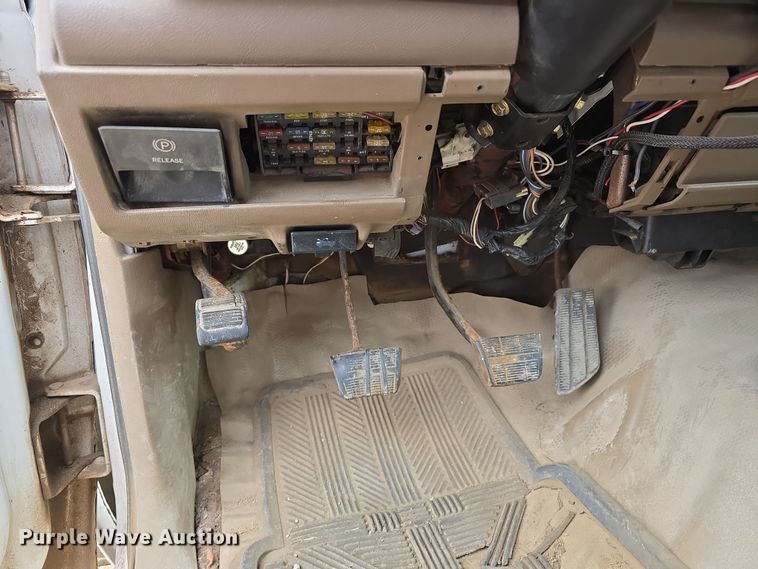 image for item DW3177 1994 Chevrolet Cheyenne C3500 dump flatbed pickup truck