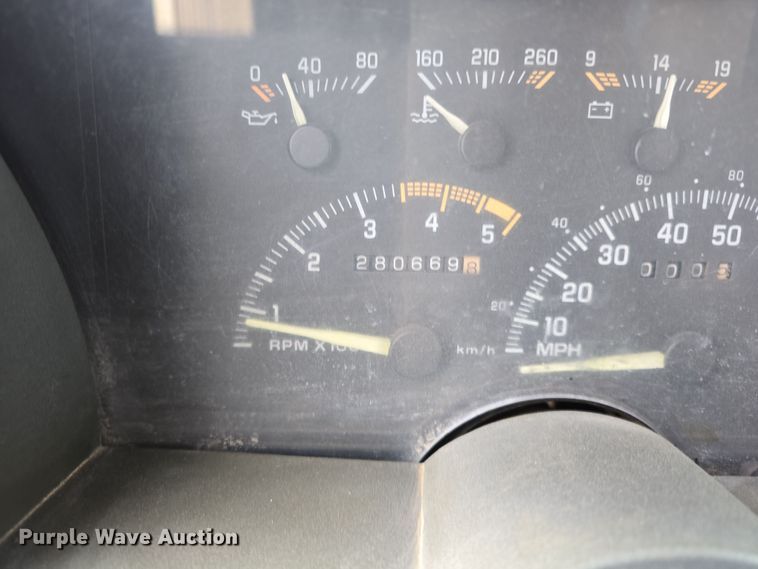 image for item DW3177 1994 Chevrolet Cheyenne C3500 dump flatbed pickup truck