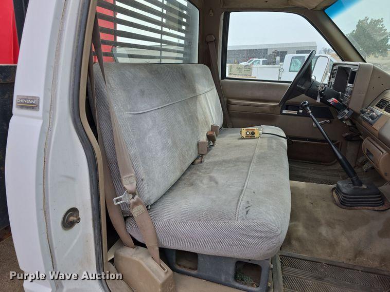 image for item DW3177 1994 Chevrolet Cheyenne C3500 dump flatbed pickup truck