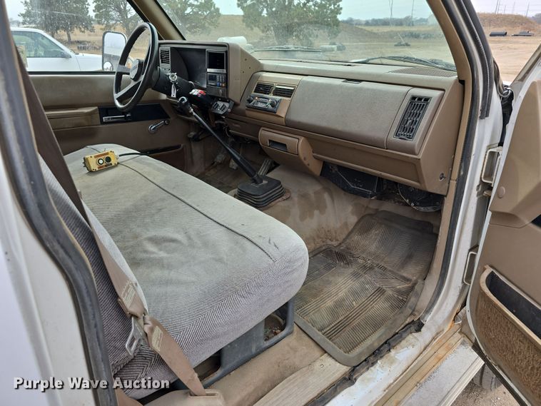 image for item DW3177 1994 Chevrolet Cheyenne C3500 dump flatbed pickup truck