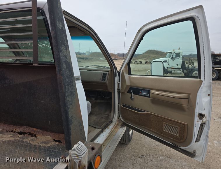 image for item DW3177 1994 Chevrolet Cheyenne C3500 dump flatbed pickup truck