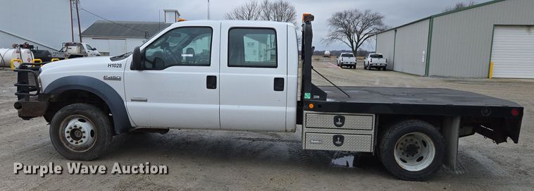 image for item DX1527 2007 Ford F450 Super Duty Crew Cab flatbed truck