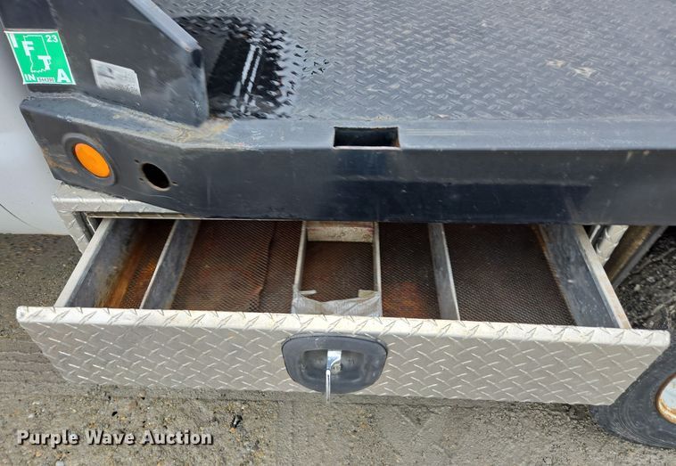 image for item DX1527 2007 Ford F450 Super Duty Crew Cab flatbed truck