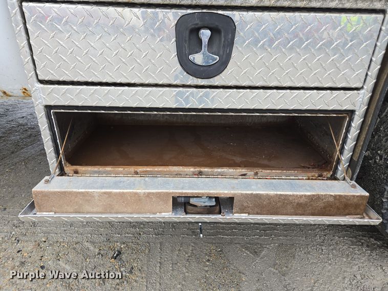 image for item DX1527 2007 Ford F450 Super Duty Crew Cab flatbed truck