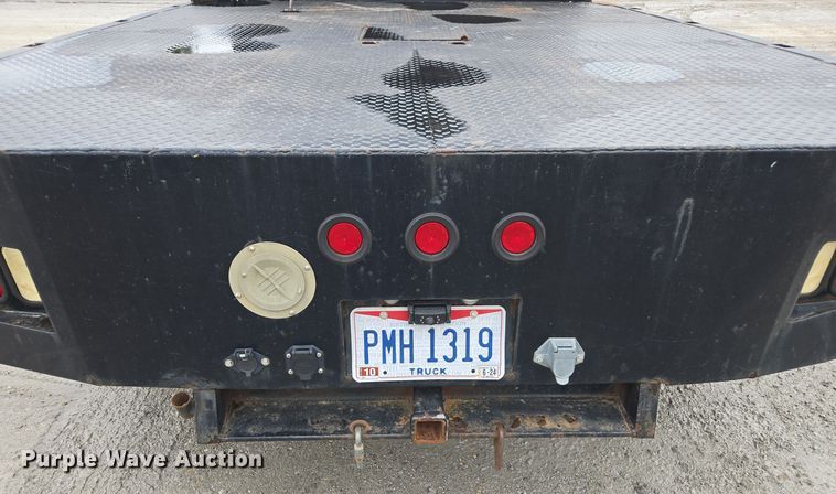 image for item DX1527 2007 Ford F450 Super Duty Crew Cab flatbed truck