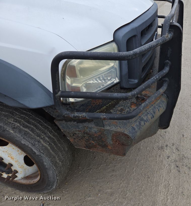 image for item DX1527 2007 Ford F450 Super Duty Crew Cab flatbed truck