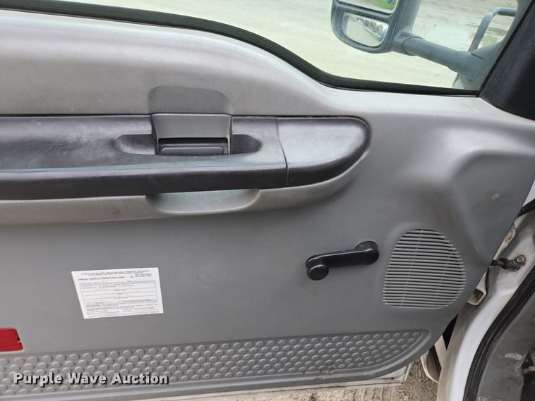 image for item DX1527 2007 Ford F450 Super Duty Crew Cab flatbed truck