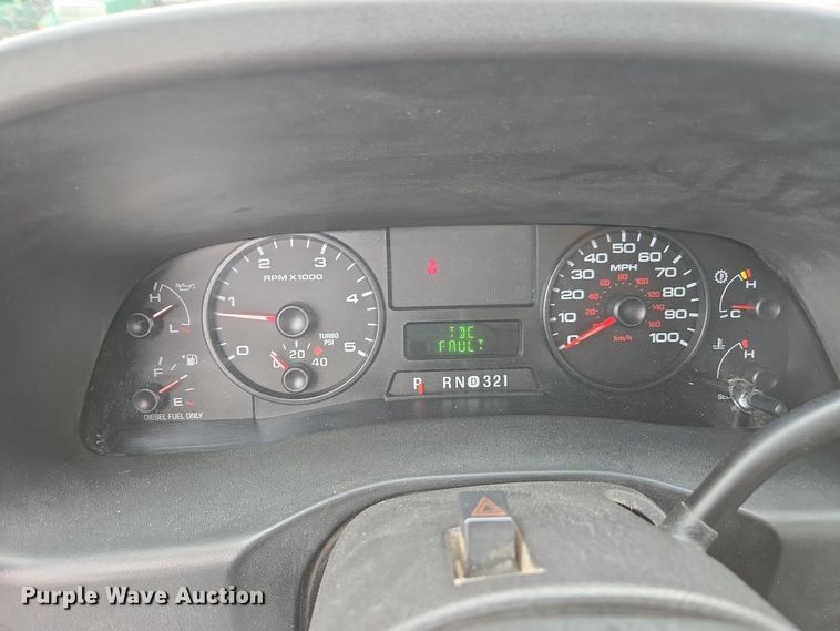 image for item DX1527 2007 Ford F450 Super Duty Crew Cab flatbed truck