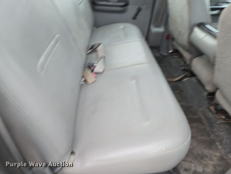 image for item DX1527 2007 Ford F450 Super Duty Crew Cab flatbed truck