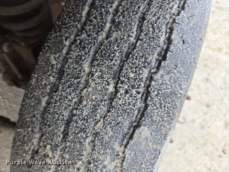 image for item DX1527 2007 Ford F450 Super Duty Crew Cab flatbed truck