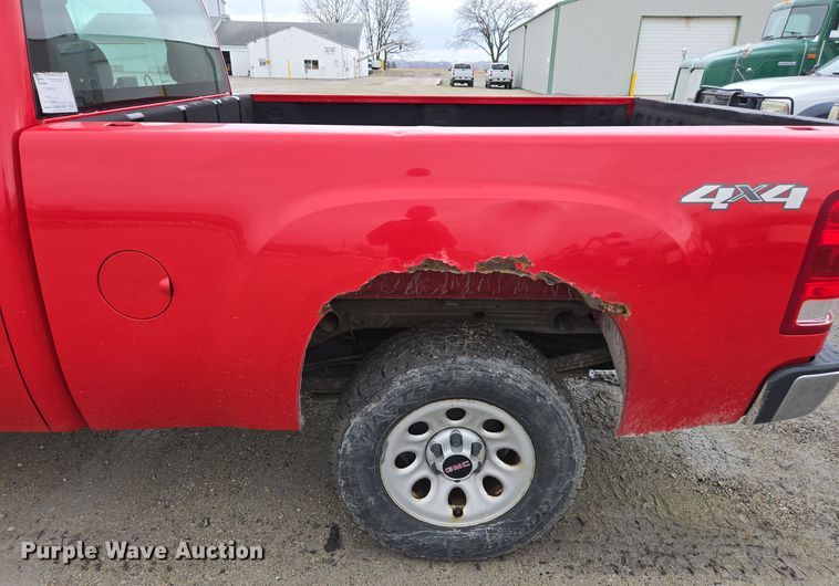 image for item DX1529 2009 GMC Sierra 1500 Ext. Cab pickup truck