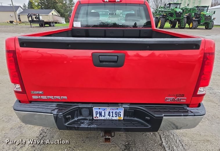 image for item DX1529 2009 GMC Sierra 1500 Ext. Cab pickup truck