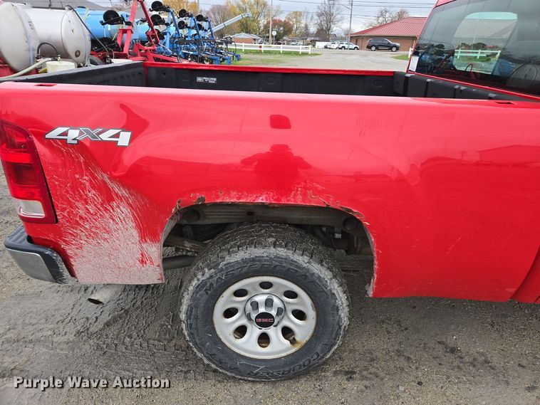 image for item DX1529 2009 GMC Sierra 1500 Ext. Cab pickup truck