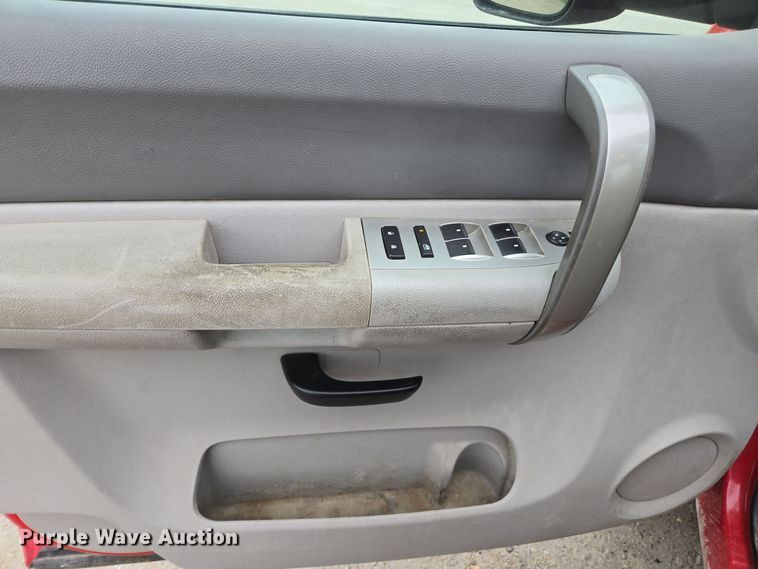 image for item DX1529 2009 GMC Sierra 1500 Ext. Cab pickup truck