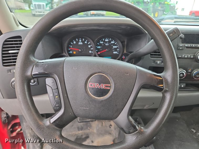 image for item DX1529 2009 GMC Sierra 1500 Ext. Cab pickup truck