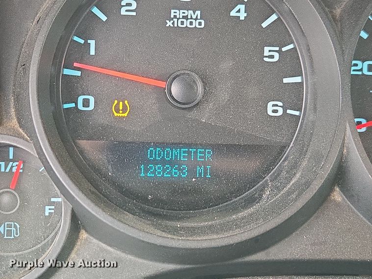 image for item DX1529 2009 GMC Sierra 1500 Ext. Cab pickup truck