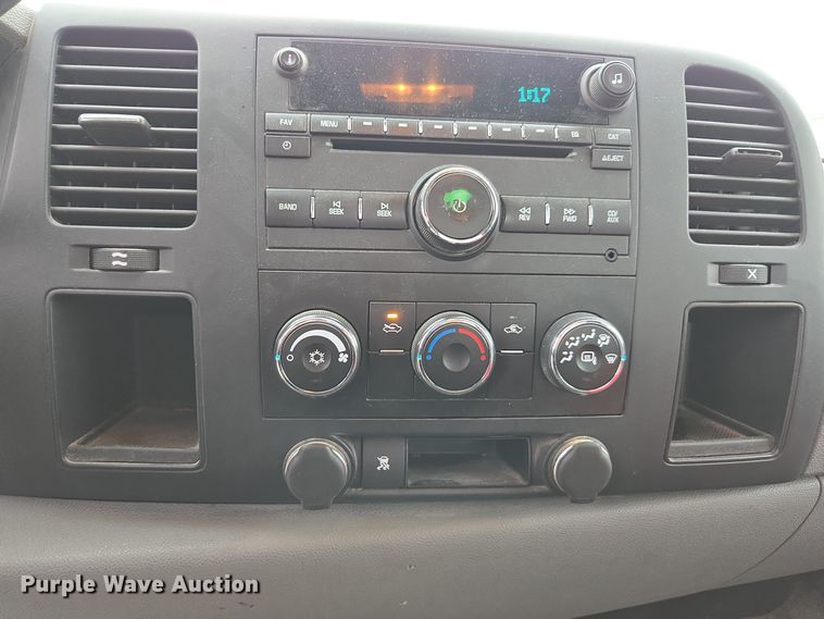 image for item DX1529 2009 GMC Sierra 1500 Ext. Cab pickup truck