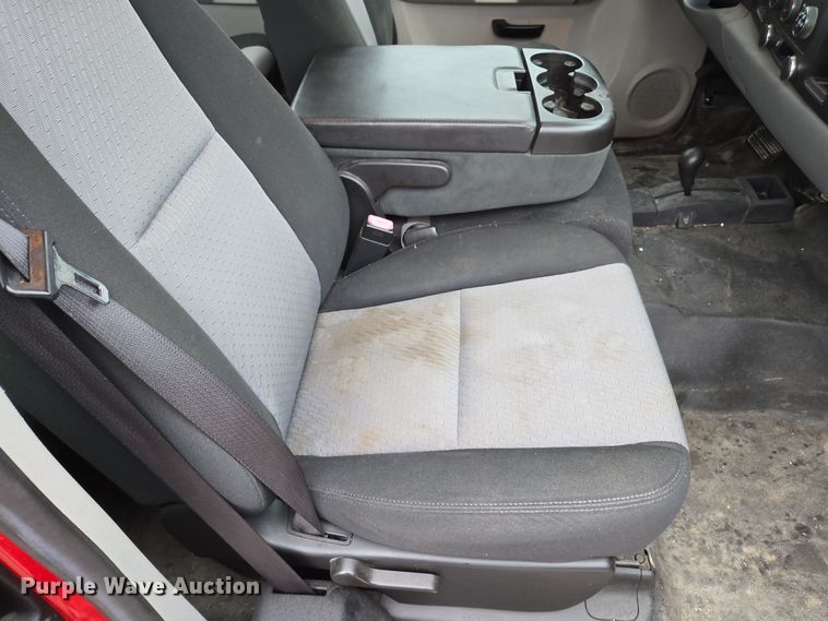 image for item DX1529 2009 GMC Sierra 1500 Ext. Cab pickup truck