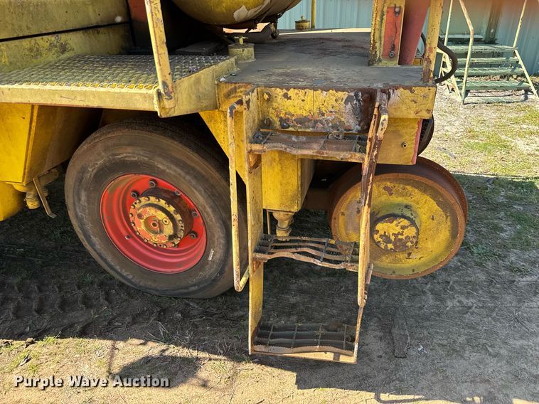 image for item EC3482 1989 ShuttleWagon SWX24A railcar mover