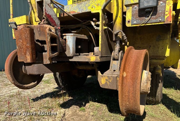 image for item EC3482 1989 ShuttleWagon SWX24A railcar mover