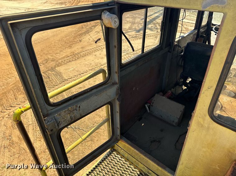 image for item EC3482 1989 ShuttleWagon SWX24A railcar mover