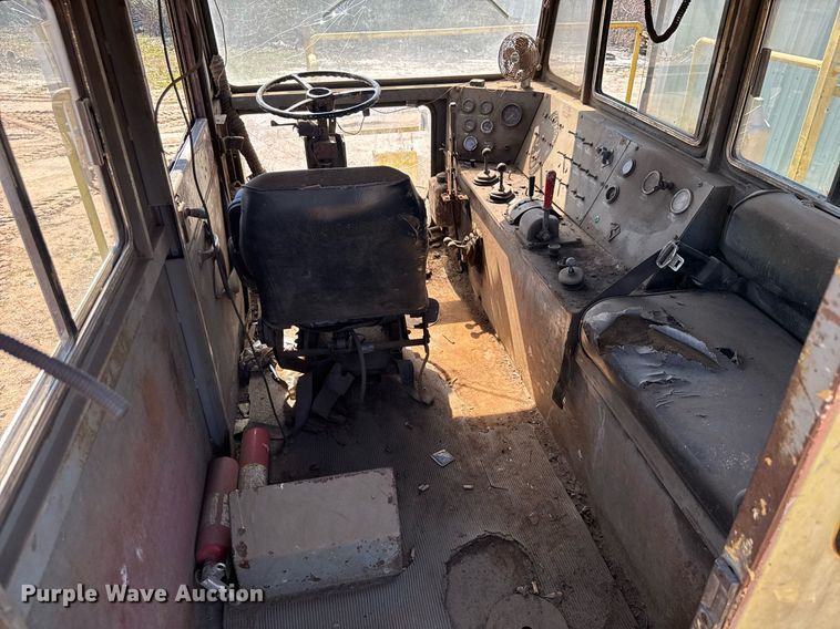 image for item EC3482 1989 ShuttleWagon SWX24A railcar mover