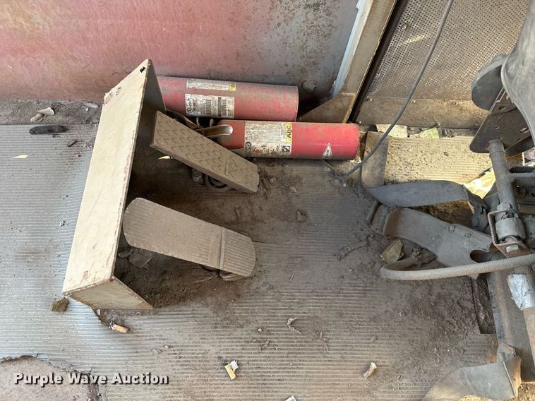 image for item EC3482 1989 ShuttleWagon SWX24A railcar mover