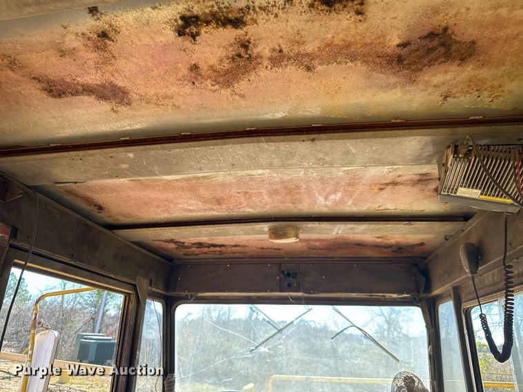 image for item EC3482 1989 ShuttleWagon SWX24A railcar mover