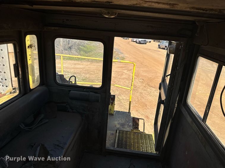 image for item EC3482 1989 ShuttleWagon SWX24A railcar mover