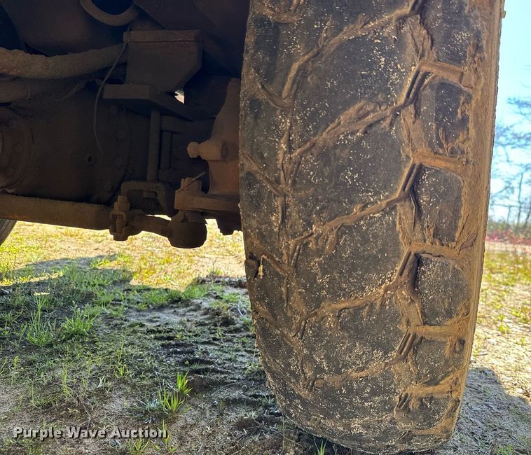 image for item EC3482 1989 ShuttleWagon SWX24A railcar mover