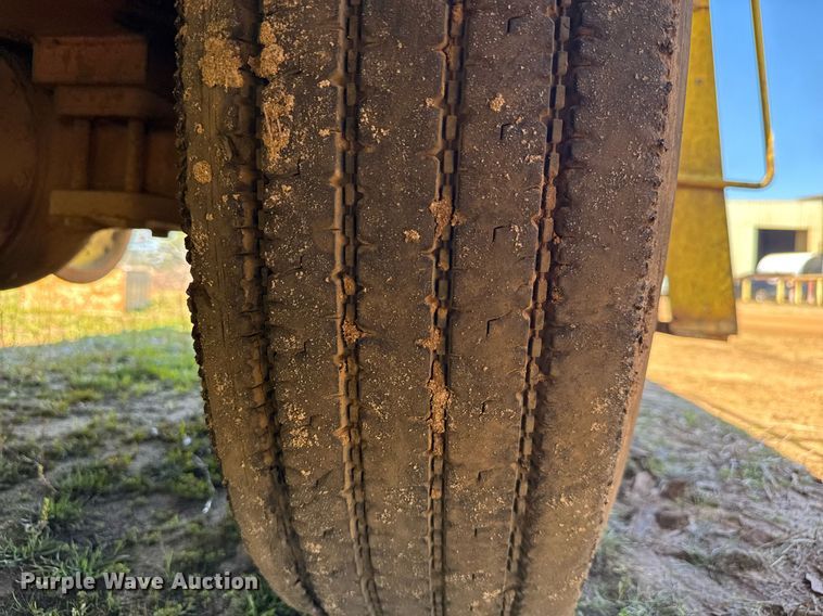 image for item EC3482 1989 ShuttleWagon SWX24A railcar mover